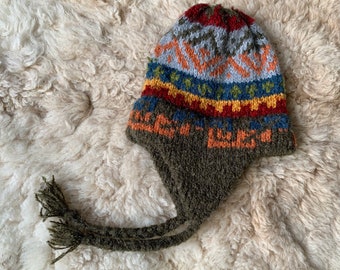 Alpaca wool chullo hat, Green Alpaca chullo beanie hat, Peruvian style Alpaca hat,  warm knitted hat, warm winter wool hat, cozy ear flaps