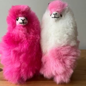 Baby Alpaca Plushie: Small Cuddly Llama Ornament