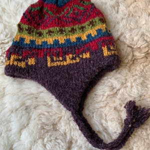 Lila Alpaka Wollmütze, Alpaka Chullo Wintermütze, Alpaka, warme Strickmütze, warme Winter Wollmütze
