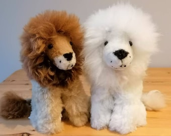 Cuddly Baby Alpaca Lion Plushie: Soft Wool Ornament