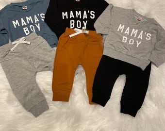 Conjunto de sudadera y pantalón deportivo Mama’s Boy / Conjunto de chándal