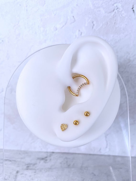 Implant Grade Titanium Crescent Moon Gold PVD White CZ Hinged Clicker Hoop Daith Cartilage Ring Implant Grade Titanium Crescent Moon Gold PVD White CZ Hinged Clicker Hoop Daith Cartilage Ring