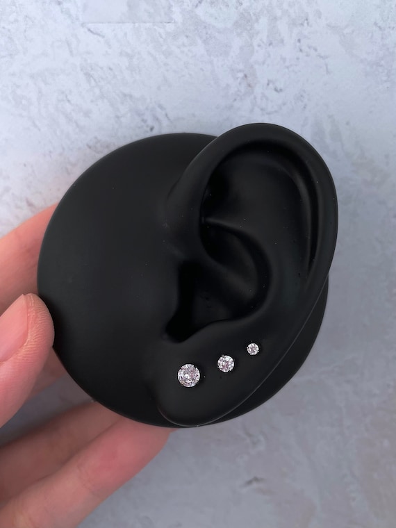 Pair of Implant Grade Titanium Threadless Black CZ Earring Studs with Flat Back Pair of Implant Grade Titanium Threadless Black CZ Earring Studs with Flat Back