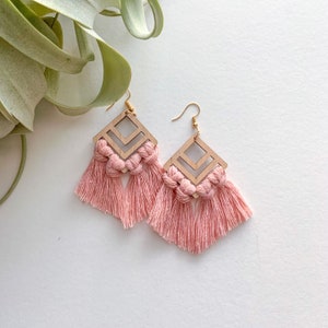 Macramé Earrings Peony