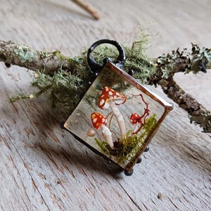 Fly Amanita  Mushrooms Necklace , Epoxy Resin Botanical Necklace,  Adjustable Necklace, Mushrooms Moss Resin Necklace, Nature Lover Gift