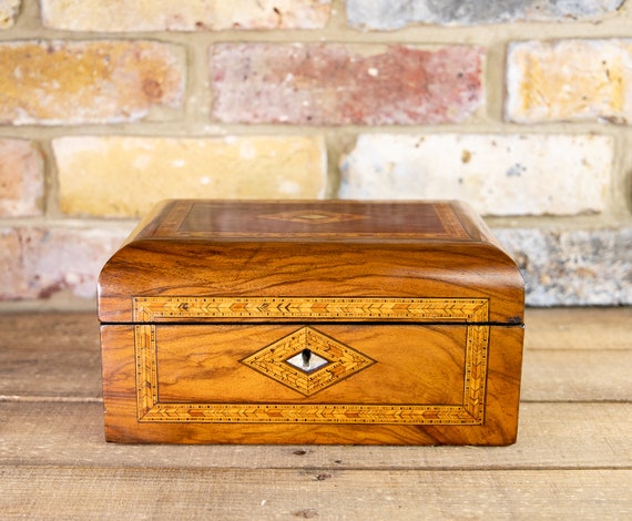 Figured Walnut Tunbridge Table Box 1880