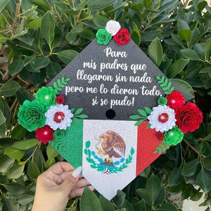 Mexico Graduation cap topper | Custom Personalized Mexican Graduation Cap Topper Para Mis Padres | Mexico Floral Grad Cap | Class of 2025