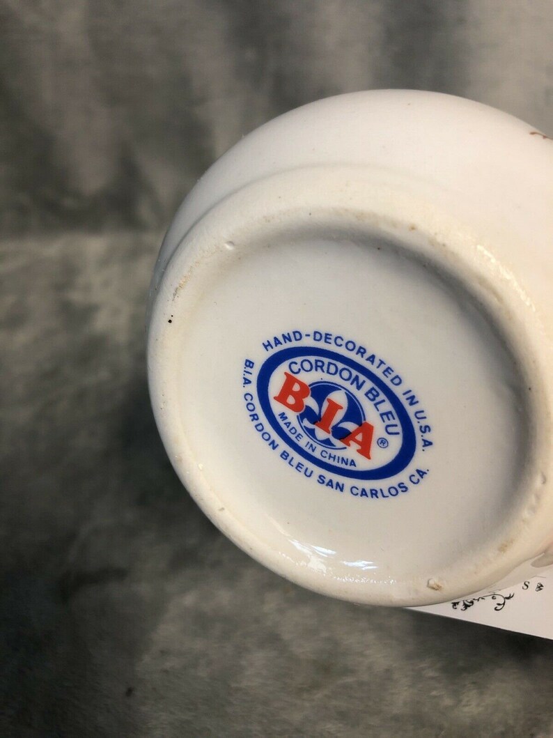 Vintage 1940’s Shawnee Pottery USA Elephant Creamer Pitcher 4.5