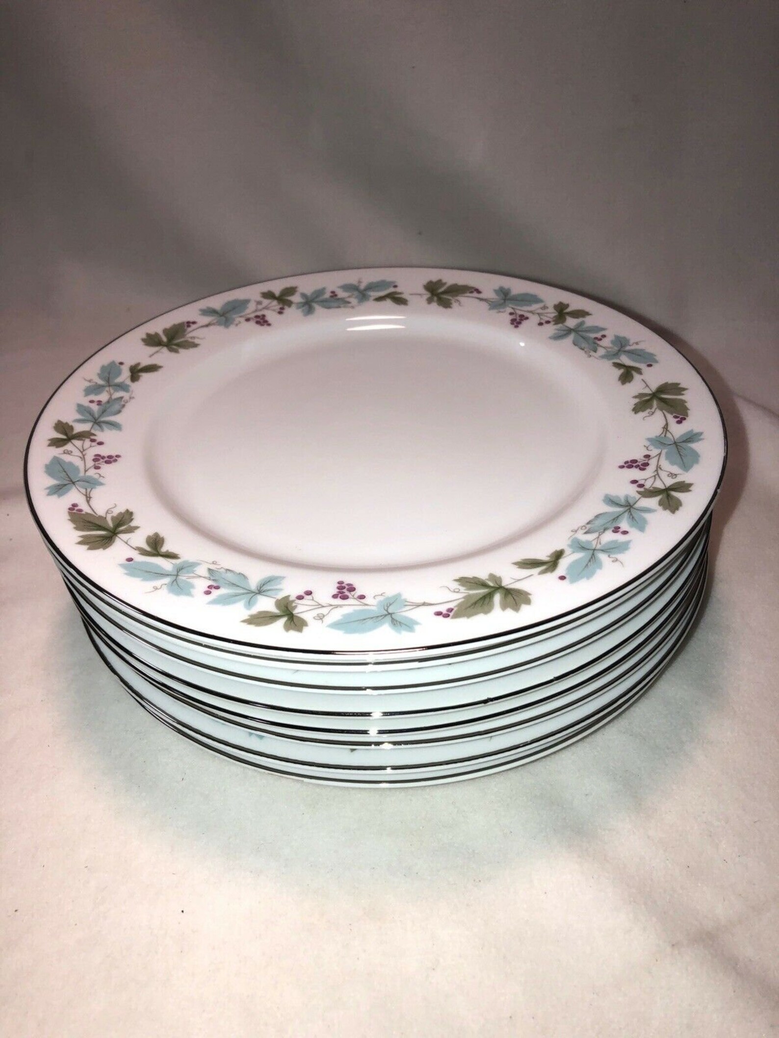 8 Fine China of Japan VINTAGE 6701 Pattern Dinner Plates 10 Etsy