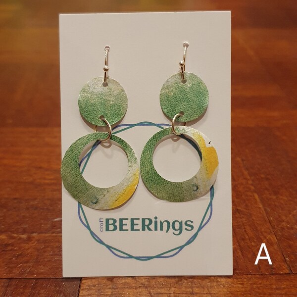 Boucles d'oreilles pendantes recyclées créées à partir de canettes de bière artisanales AKA Craft BEERINGS. Funky, audacieux, original et unique !