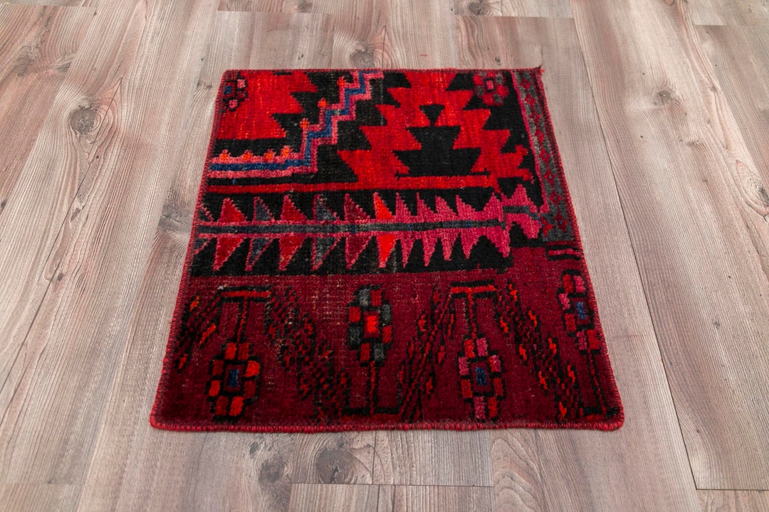 1.6 X 1.5 Ft 51 X 48 Cm Small Persian Rug Bedside Rug Etsy