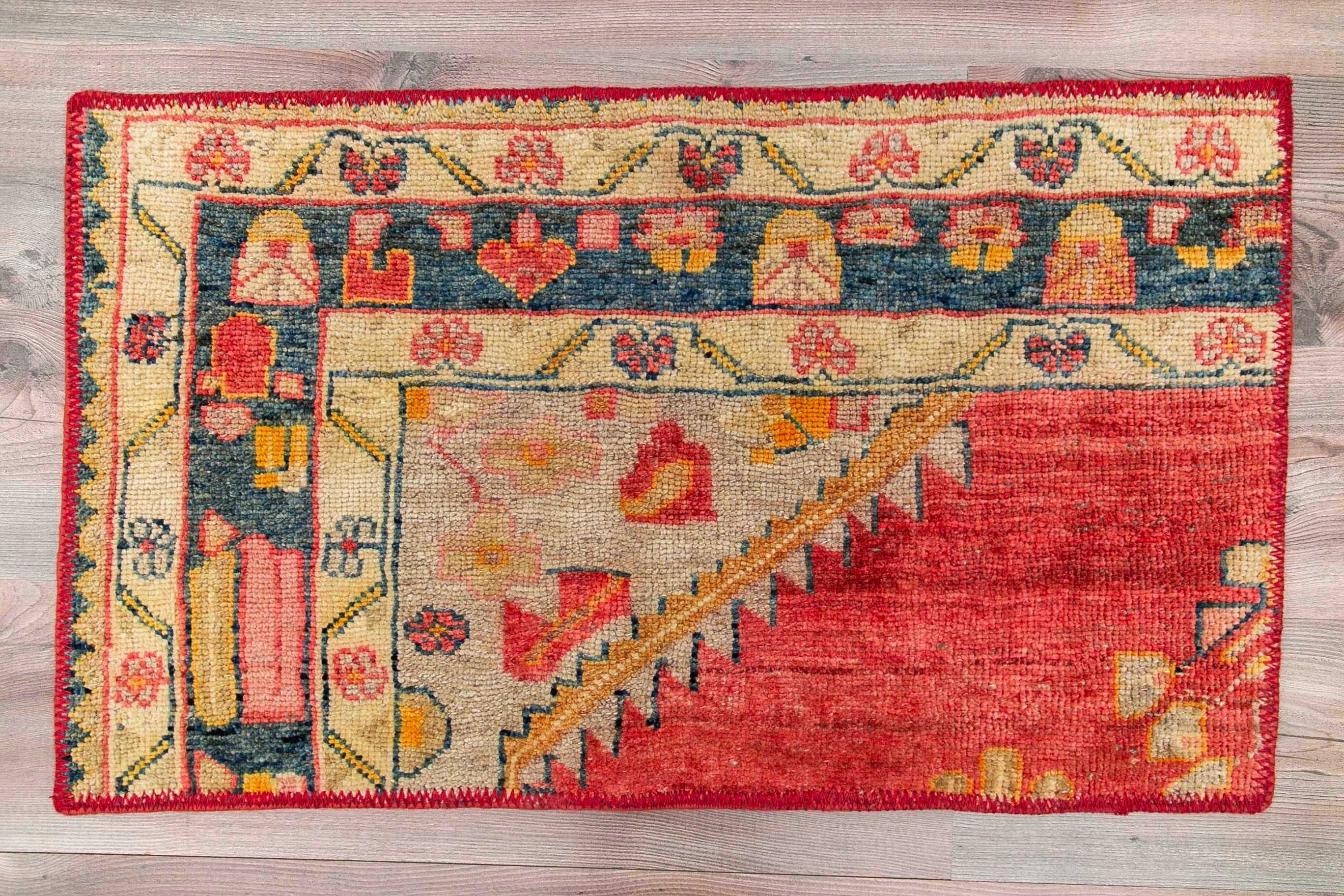 2.8 X 1.6 Ft 87 X 51 Cm Small Persian Rug Bedside Rug Etsy