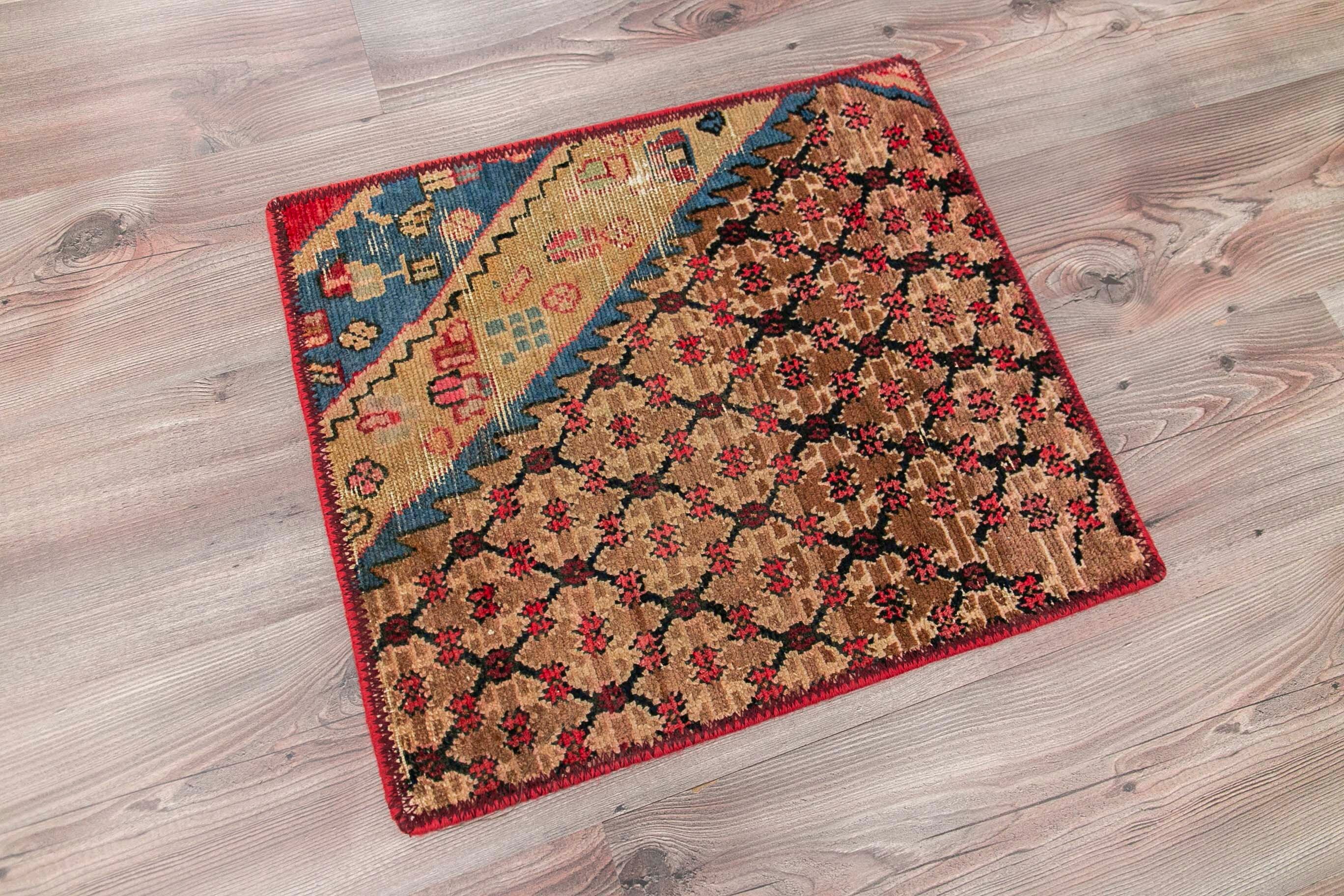 1.8 x 1.6 ft 57 x 50 cm Small Persian Rug Bedside Rug Etsy