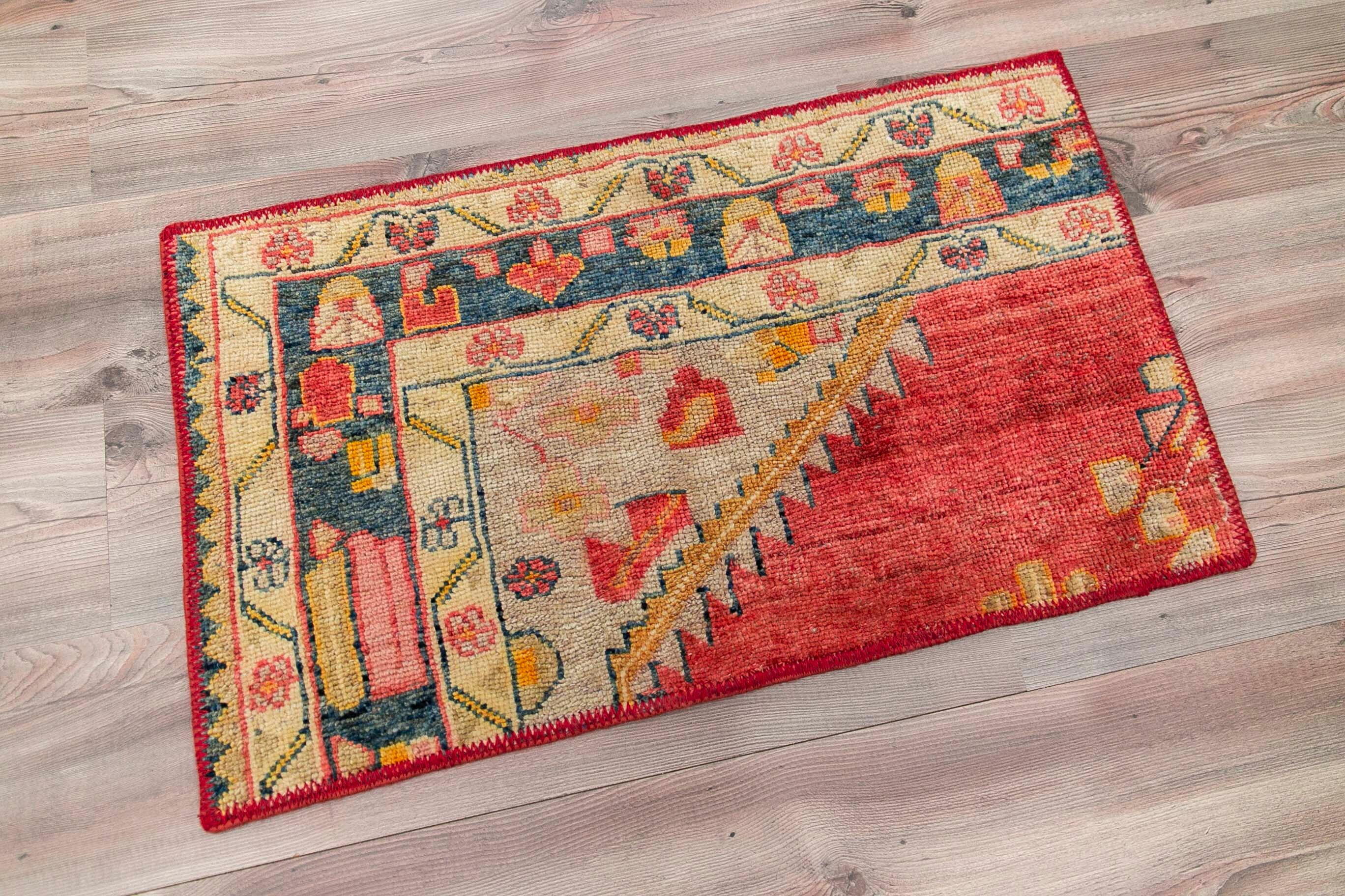 2.8 X 1.6 Ft 87 X 51 Cm Small Persian Rug Bedside Rug Etsy