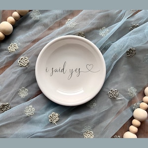 Engagement Gift for Couple, Gift for Her, Personalized Gift for Bride, Gift Ring Holder, Jewellery Dish for Her, Wedding Ring holder