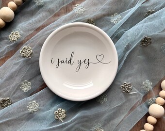 Engagement Gift for Couple, Gift for Her, Personalized Gift for Bride, Gift Ring Holder, Jewellery Dish for Her, Wedding Ring holder