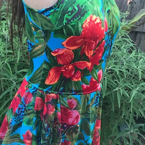 One piece Floral Mesh Skirted Vintage Size 14/36 Bathing Suit, Adjustable Straps With Metal Hooks, Bra and Front Lining, Hawaiian Tropical