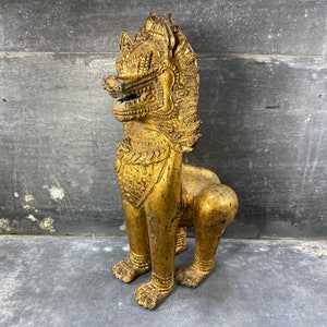 Male Fô lion in gilded bronze, Thailand, Asian Buddhism art, 20th century