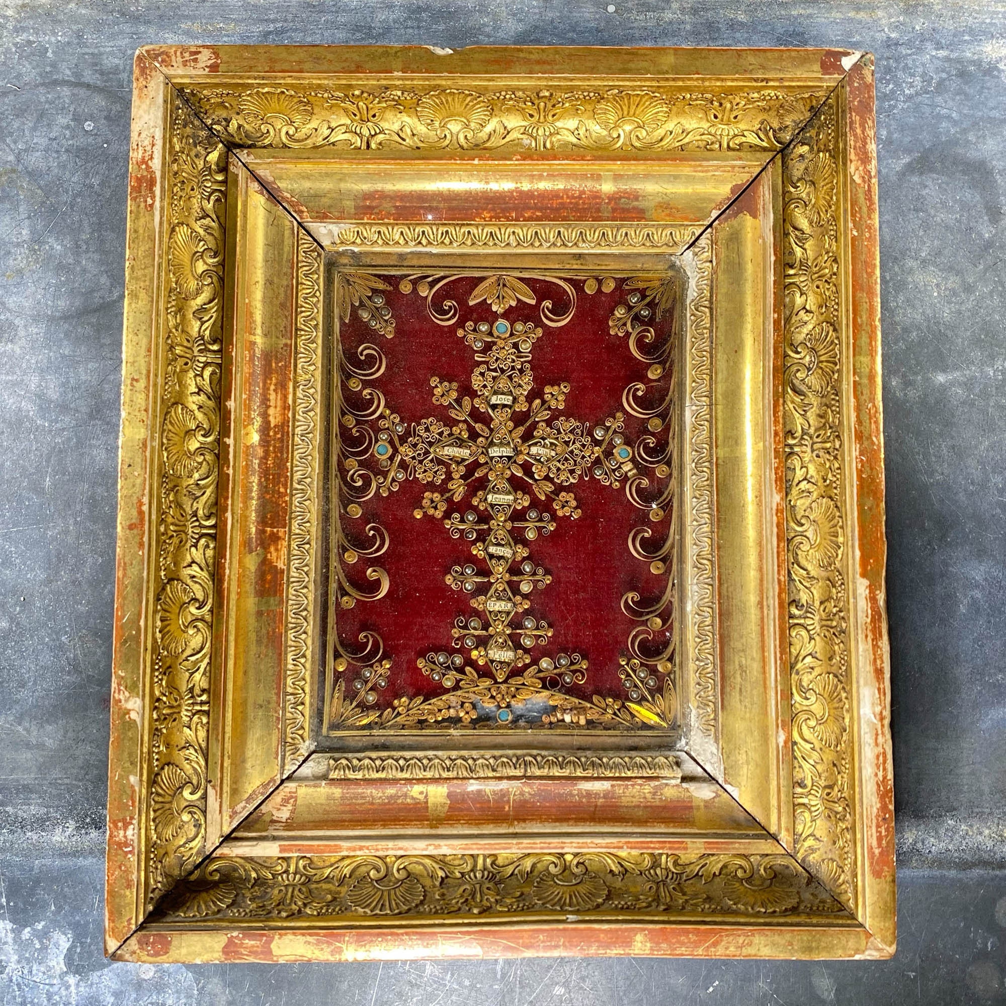 Cadre Reliquaire en Paperolles à Décor de Croix, Xixème