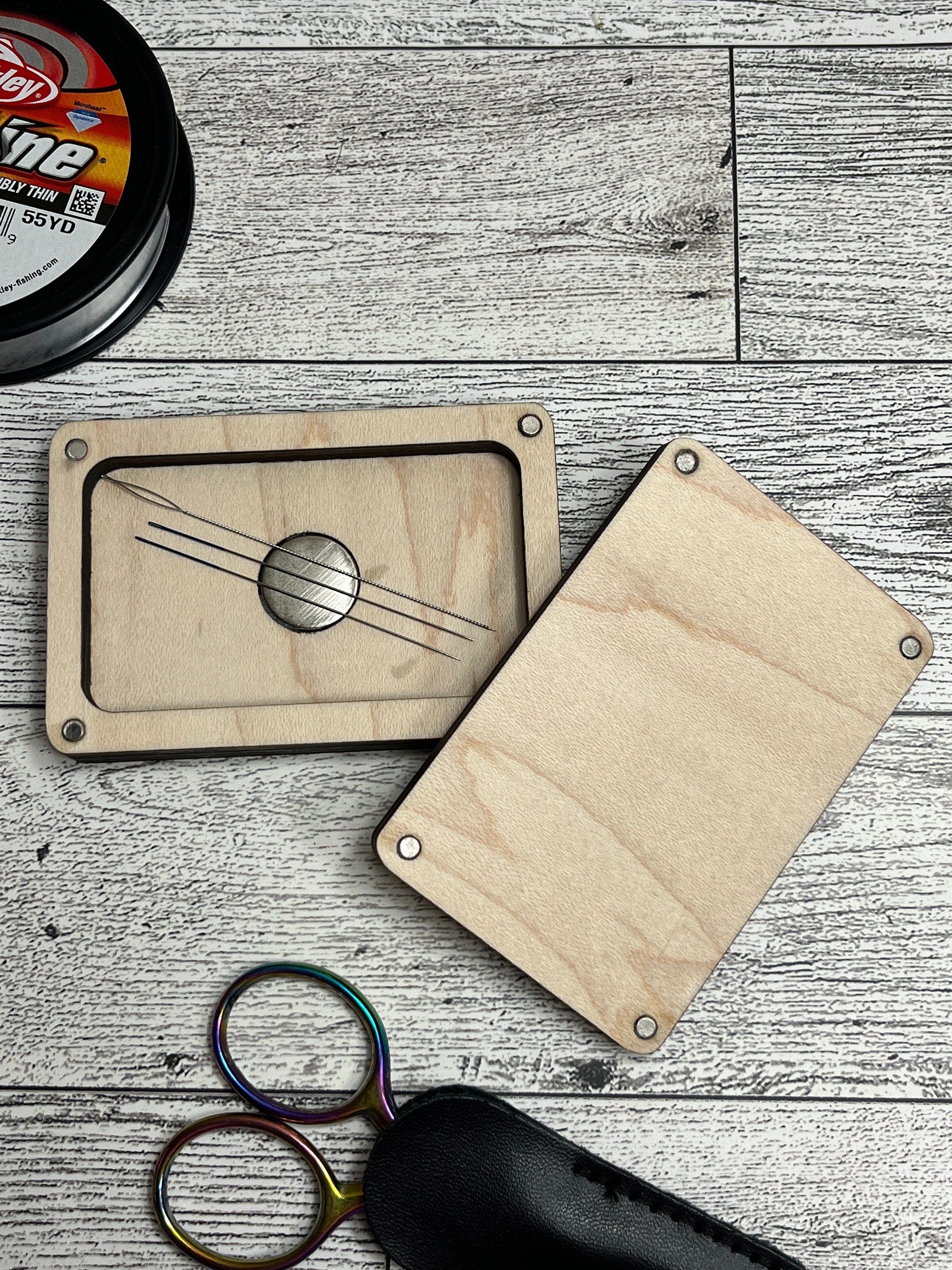 Magnetic Card Case Needle and Scissor Carrier - Stitched Modern