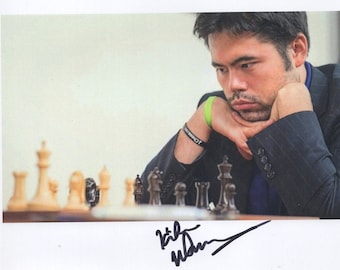 GM Hikaru Nakamura autographed chess board Twitter prize - Chess Forums 