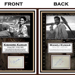 Könnte beinhalten: Gerahmte Schwarz-Weiß-Fotografien der indischen Schauspieler Kishore Kumar und Manoj Kumar. Das vordere Bild zeigt Kishore Kumar mit Text darunter, einschließlich seines Namens und seiner Daten. Das hintere Bild zeigt Manoj Kumar mit Text darunter.