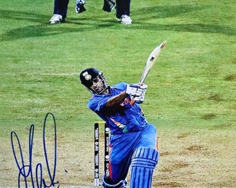 M.S. Dhoni autograph photo – 2011 ICC Cricket World Cup Final Winning Six