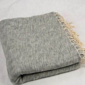 Yak Wool Blanket Soft Oversized Shawl Throws Meditation Wrap Blanket Yak Wool Hand-Loomed Light Grey