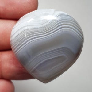 Botswana Agate Heart Cabochon: Polished Gemstone, 75.60 Ct