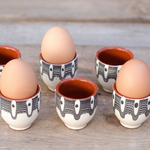 Ensemble de 4/6, 50ml Shot Glasses Egg Holders Redware Clay Ceramic Alcohol Liqueur Cups Shots Easter Egg Display Bulgarian Rustic Cottage Gift