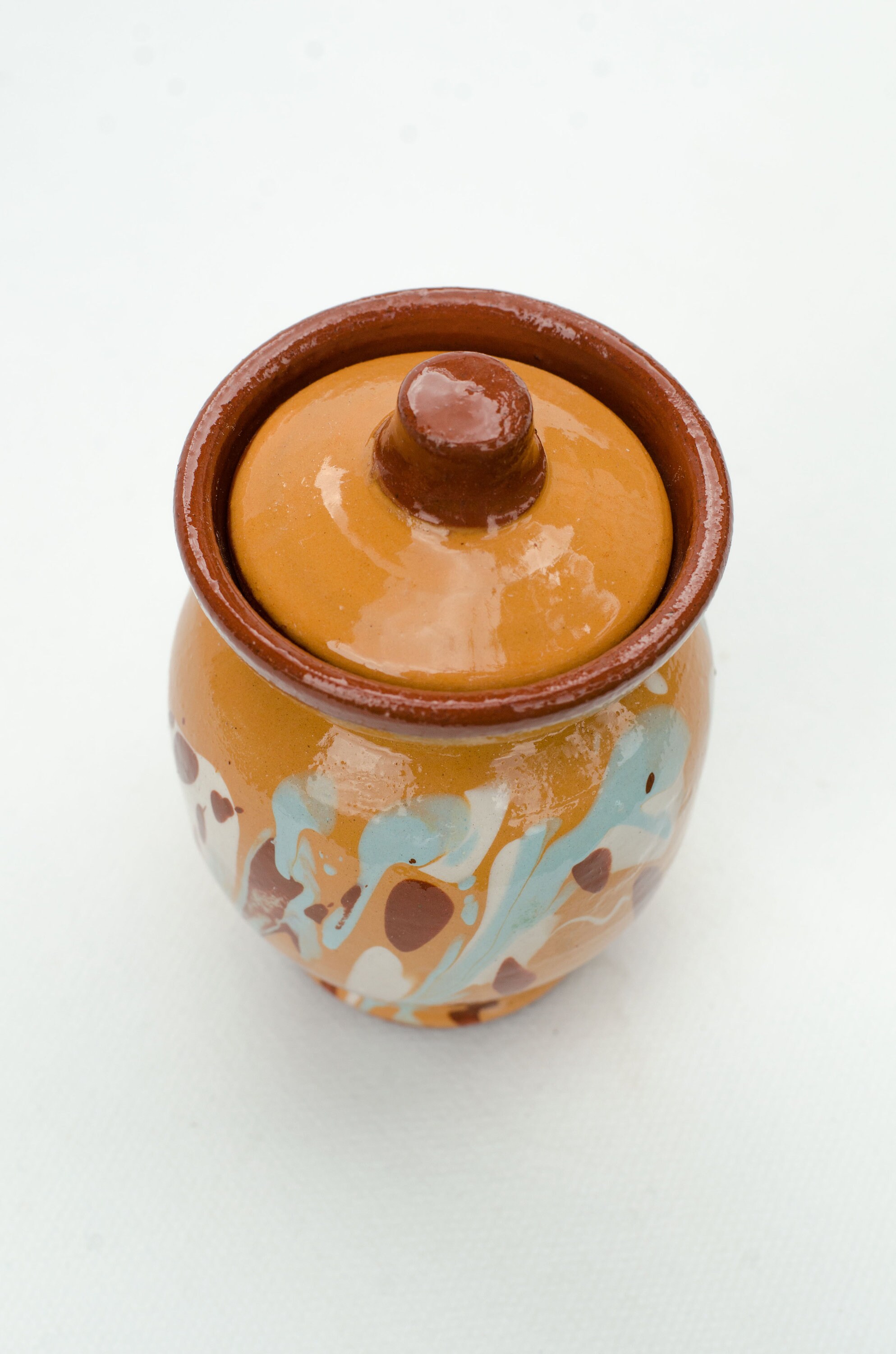 jars ceramic セット Deco 79 Ceramic Handmade Intricately Carved Decorative Jars