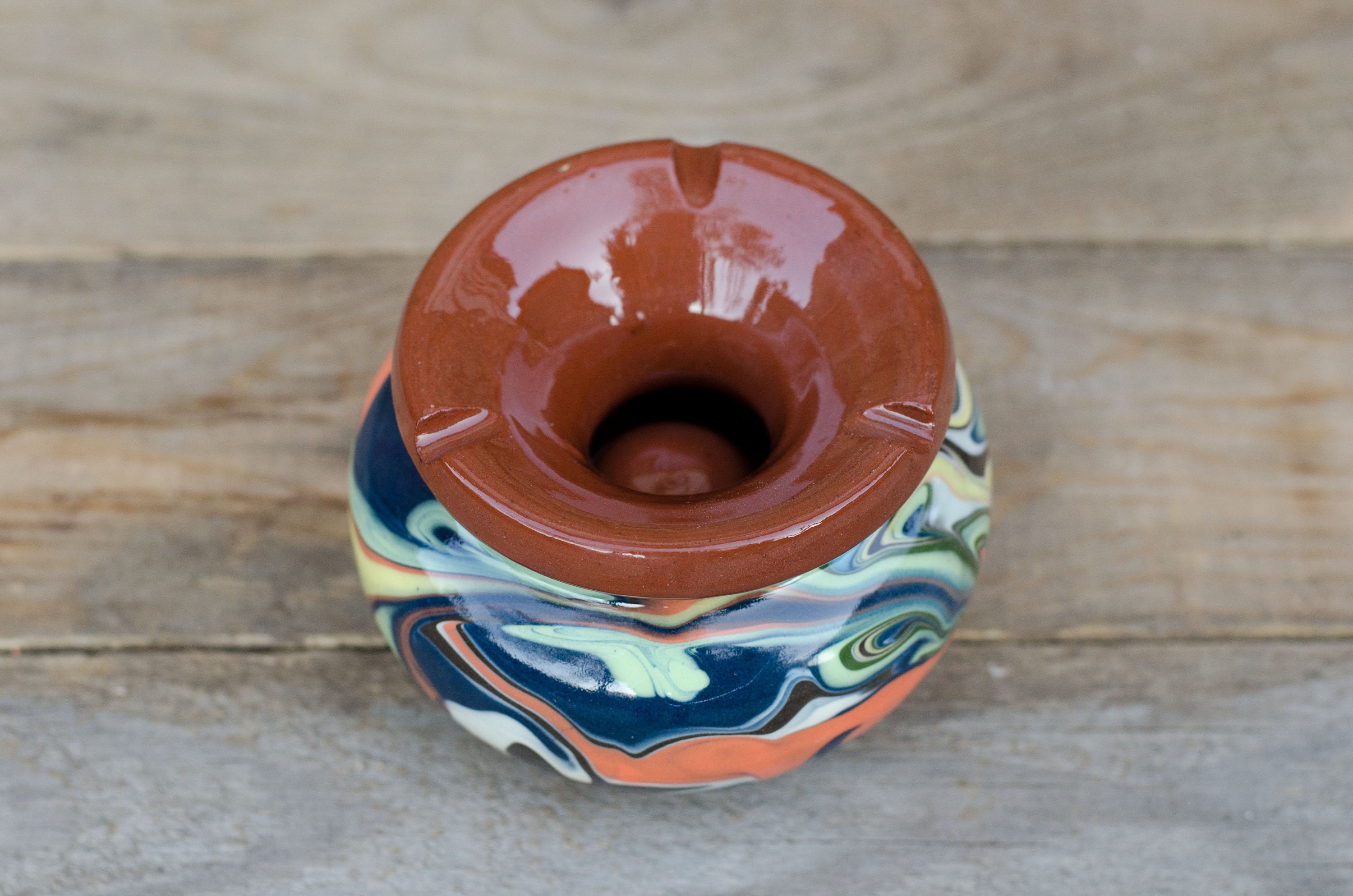 Winddichter Aschenbecher aus Keramik, handbemalter abstrakter