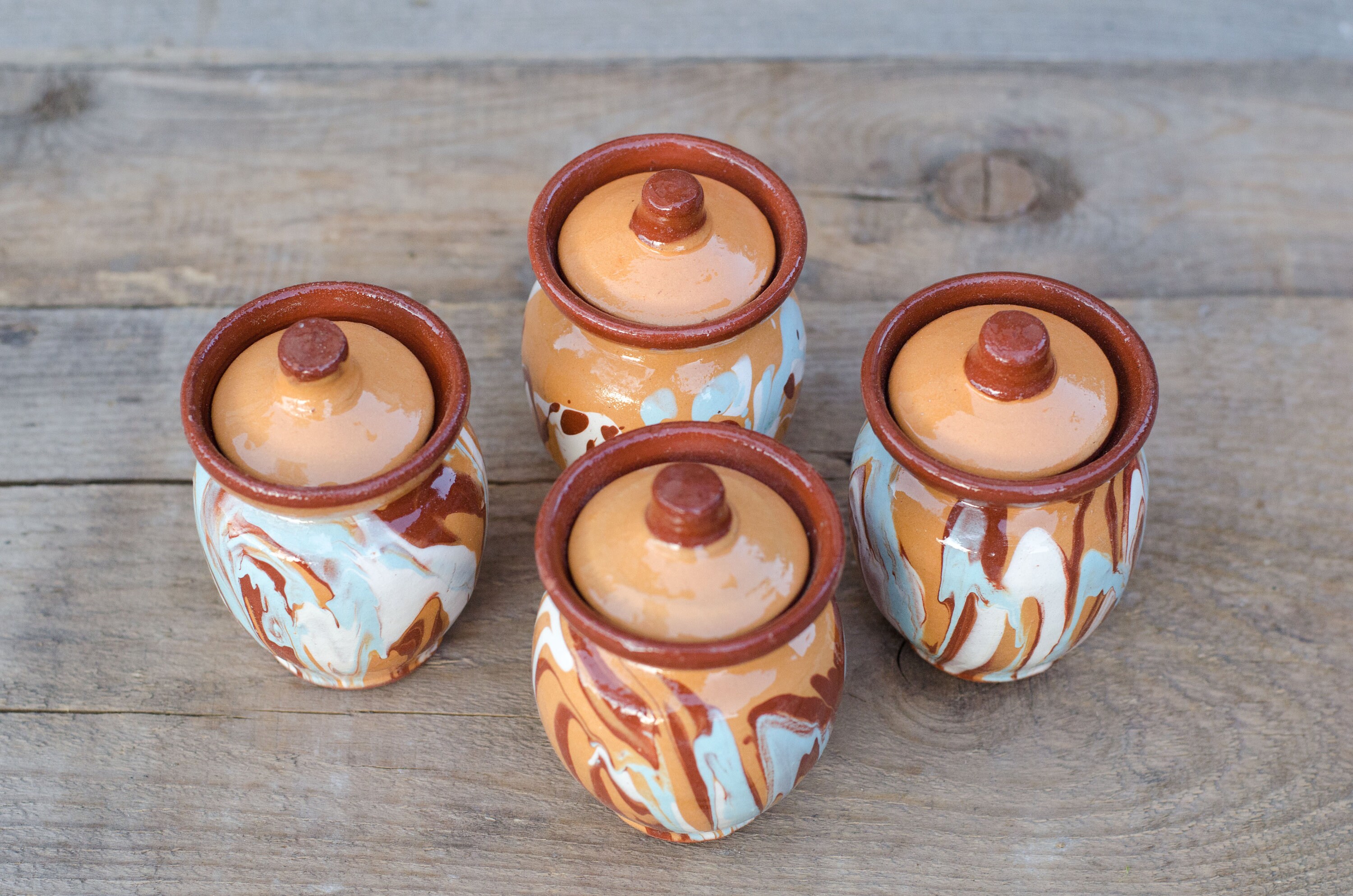 jars ceramic セット Deco 79 Ceramic Handmade Intricately Carved Decorative Jars