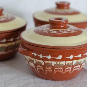 4/6-Set, Keramik-Auflaufform, traditioneller bulgarischer handdekorierter Tontopf mit Deckel, Ofenkochgeschirr Rustikaler Topf