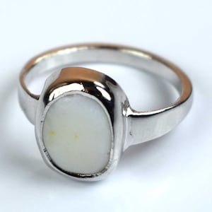 Natürlicher zertifizierter Australien White Opal 4.00-11.00Ct astrologischer Ring aus 92.5 Sterlingsilber Handgefertigter Ring für Männer und Frauen von ABHAY GEMS
