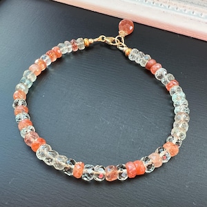 Pulsera de piedra solar de Oregón, pulsera apilable de piedras preciosas con cuentas, pulsera con dije briolette de oro laminado de 14 quilates