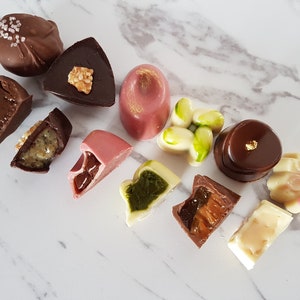 12 Handmade Japanese Chocolate truffle : Matcha au lait / Yuzu Caramel / Sake Ruby Chocolate / Sakura Liquor / Lychee Milk tea /Black Sesame