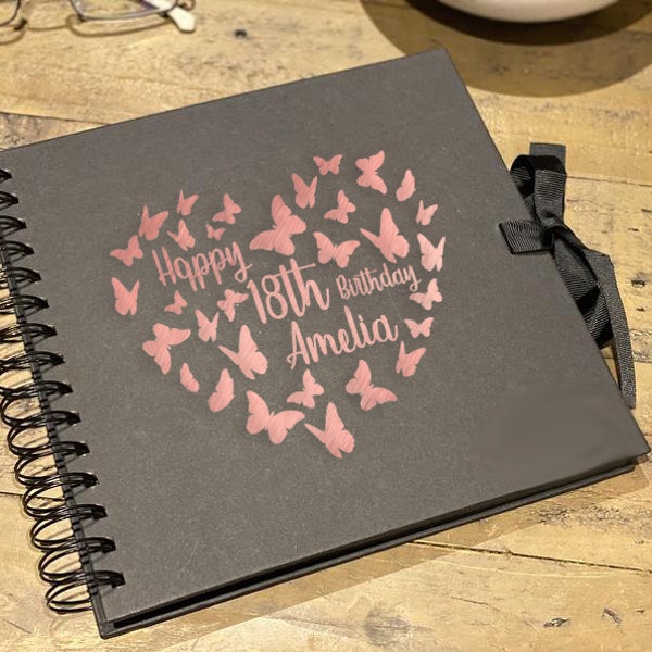 Personnalisé tout âge Butterfly Heart Birthday 8 x8 Black Scrapbook Photo Album 18e, 21e, 30e, 40e, 60e, 70e, 80e, 90e