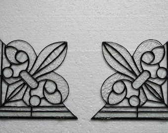 Decoração de canto artesanal em vitral com emblema de lírio – Arte para janela (18 cm)