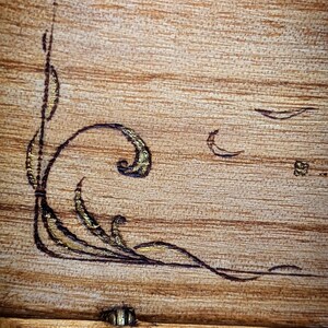 Chat s’étirant - Boîte en Bois Pyrogravée à la Main - アニマル トーテム、Bois、Pyrogravure、Boîte à Bijoux、Cadeau Personalisé、デザイン オリジナル 画像 7