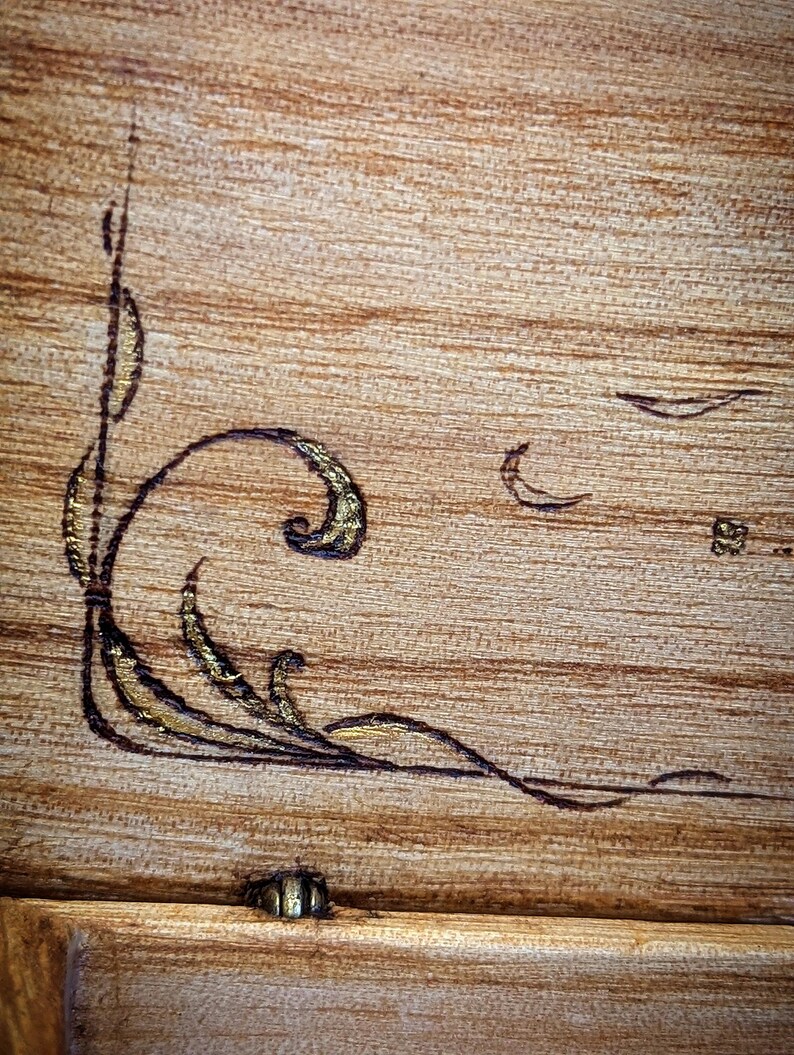 Chat s’étirant - Boîte en Bois Pyrogravée à la Main - アニマル トーテム、Bois、Pyrogravure、Boîte à Bijoux、Cadeau Personalisé、デザイン オリジナル 画像 7