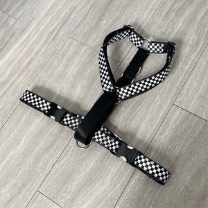 MATE HARNESS - Black and White Checkered Dog Harness - Adjustable Dog Harness with Handle - Dual Clip Harness - Checker No Pull Dog Harness