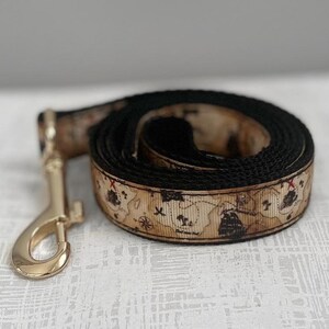 CORREA DE GANCHO - Correa pirata para perro - 1,6 cm o 2,5 cm de ancho - Patrón de mapa del tesoro - Correa de nailon personalizada de metal dorado - Correa Sea Raider para mascotas