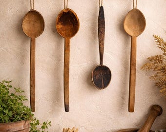 アンティークプリミティブ手彫り木製スプーン4本セット、素朴な農家のキッチン装飾、長いハンドル、ヴィンテージ大型アンティーク木製レードル