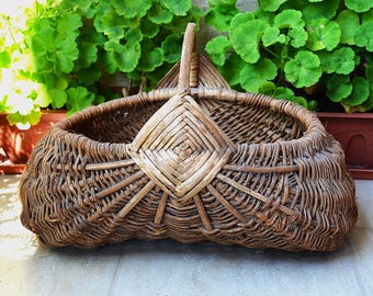 Vintage French 19th Century Harvest Basket, Wicker Basket with Handle, Handmade Wicker Basket, Country Basket, Farmhouse, Rustic Home Decor