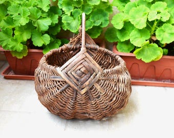 Antique French 20th Century Harvest Basket, Wicker Basket with Handle, Handmade Wicker Basket, Country Basket, Farmhouse, Rustic Home Decor