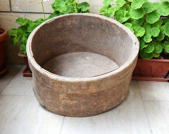 Antique Very Large Wooden Dry Measure, 1800's to Early 1900's Wooden Grain Measure 16.5" Diameter