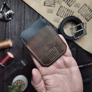 Tarjetero fino de piel, hecho a mano con piel italiana de primera calidad, cartera minimalista para hombre y mujer.
