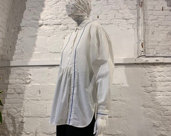 Vintage 1980s Folk Algodón Blanco Pintuck Bordado Smock Camisa Tarea