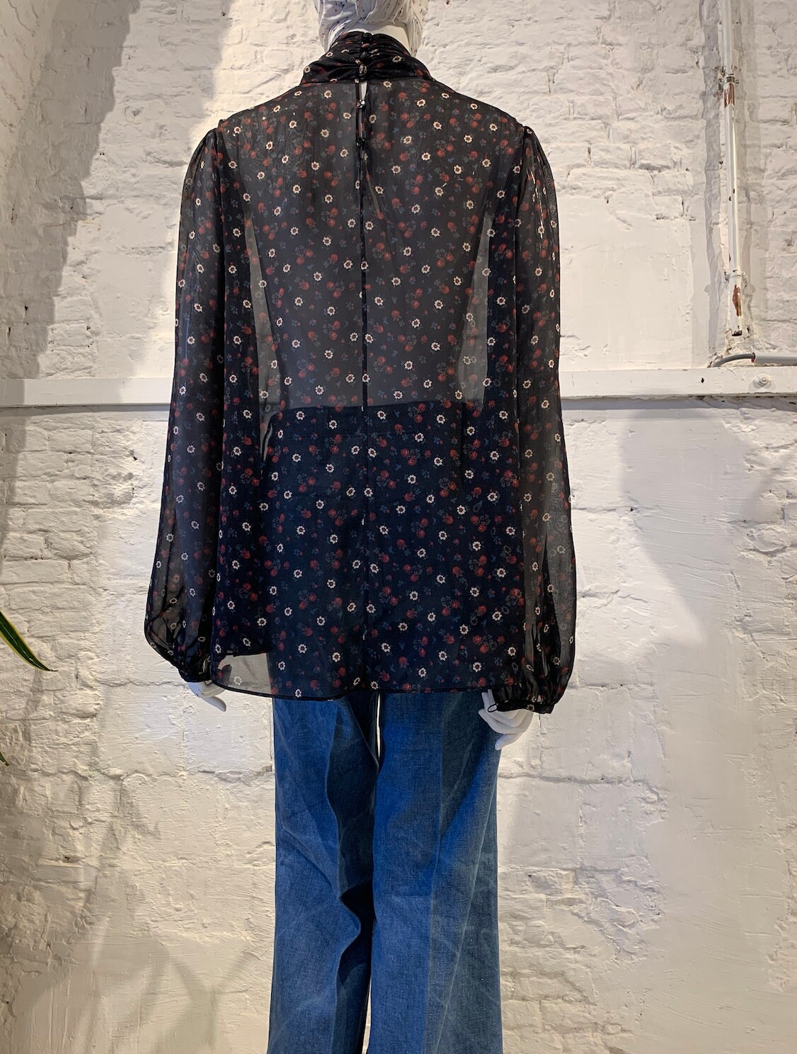 Alexander Mcqueen Floral Print Silk Top/blouse With Tie Alexander Mcqueen Floral Print Silk Top/blouse With Tie
